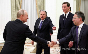 트럼프 특사·사위, 크렘린궁서 푸틴과 우크라 종전안 협의(종합)