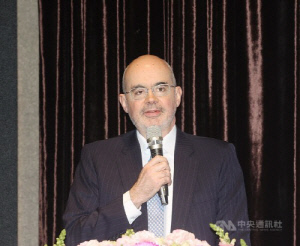 주대만 美대사격 