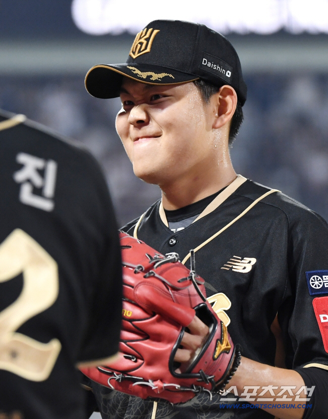 토종 WAR 1~2위가 한팀에 있네? '차세대' 꼬리표 떼고 3번째 태극…