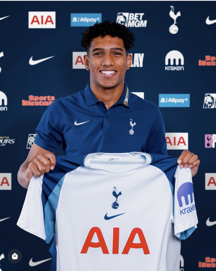 [오피셜]'양민혁도 안쓰면서' 갈 길 바쁜 토트넘, '네이마르 후배' 18세 유망주 풀백 영입