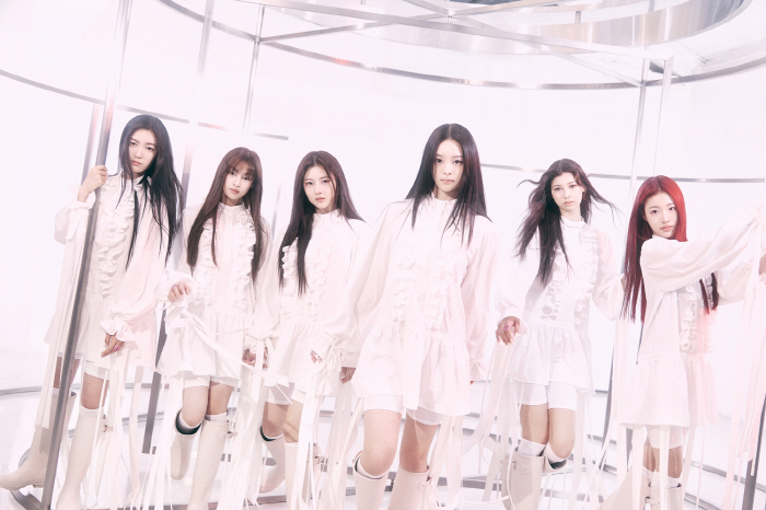 앳하트, '2025 코레오 어워즈' 스페셜 스테이지 꾸민다…역동적 군무 예고