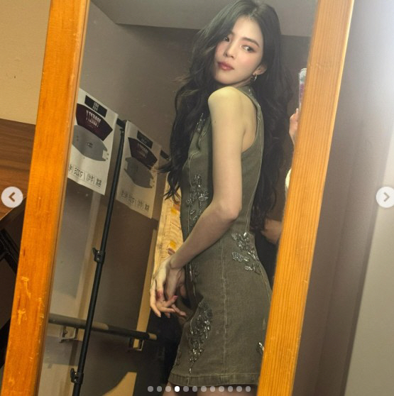 한소희, 타투 제거에만 2천만원…지우니 더 또렷해진 '백옥 피부'