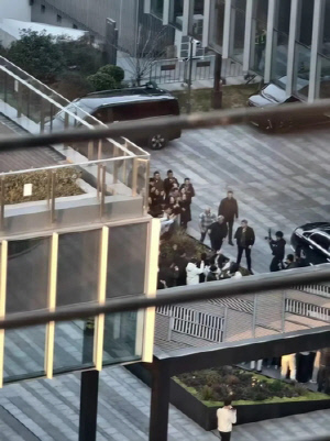 젠슨 황, '中 엔비디아 H200 수입 임박' 관측속 中 방문