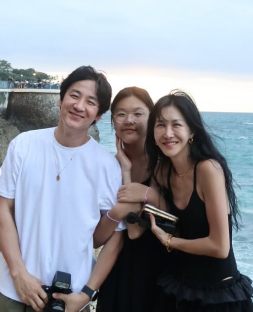 엄태웅 딸 엄지온, 13살인데 170cm...또래보다 머리 하나 더 큰 …