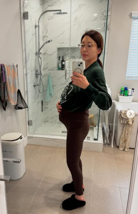 '55세' 이아현, 가상 임신 체험하다 입양한 딸 생각에 울컥 