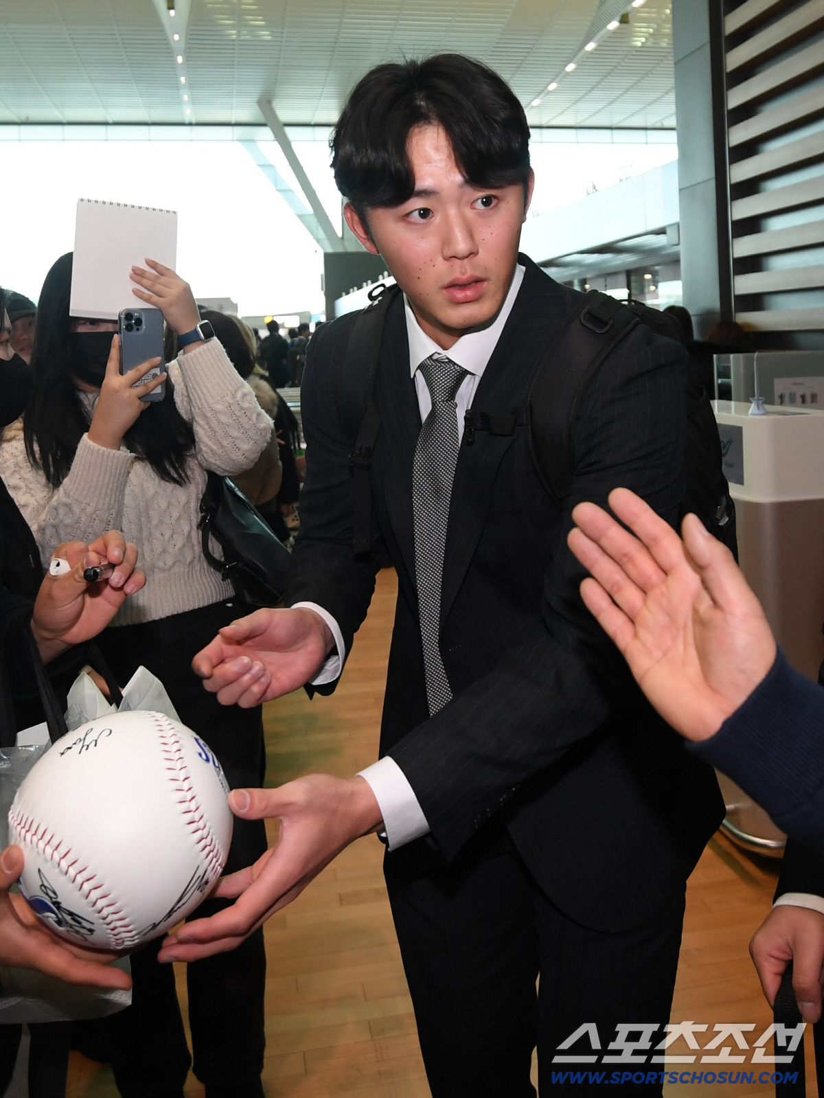 "마무리 후보다" '얼굴은 미소년, 구위는 파괴적' 레전드의 원픽, "아…