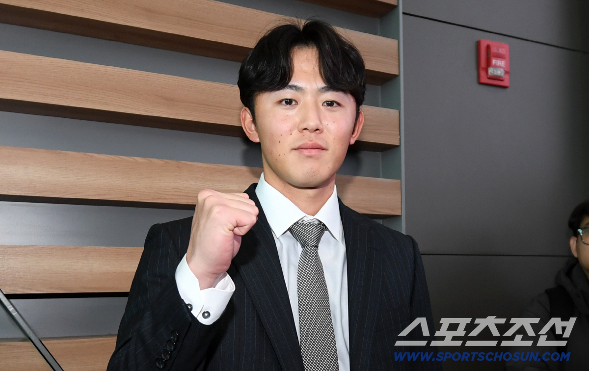 "마무리 후보다" '얼굴은 미소년, 구위는 파괴적' 레전드의 원픽, "아…