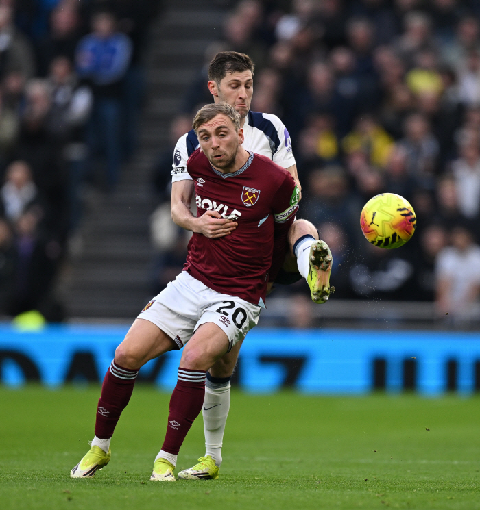 손흥민 통곡할 소식! 시즌 아웃+월드컵 불투명→'BBC 피셜' 두 번의 수술…'12년 헌신' 고별전도 없이 '방출 유력'