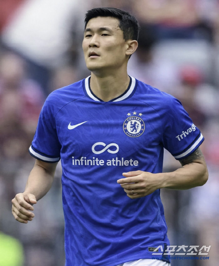 미쳤다! '韓 역대 최고 철벽' 김민재 초대박, EPL 빅클럽 감독 직접 영입 요구!