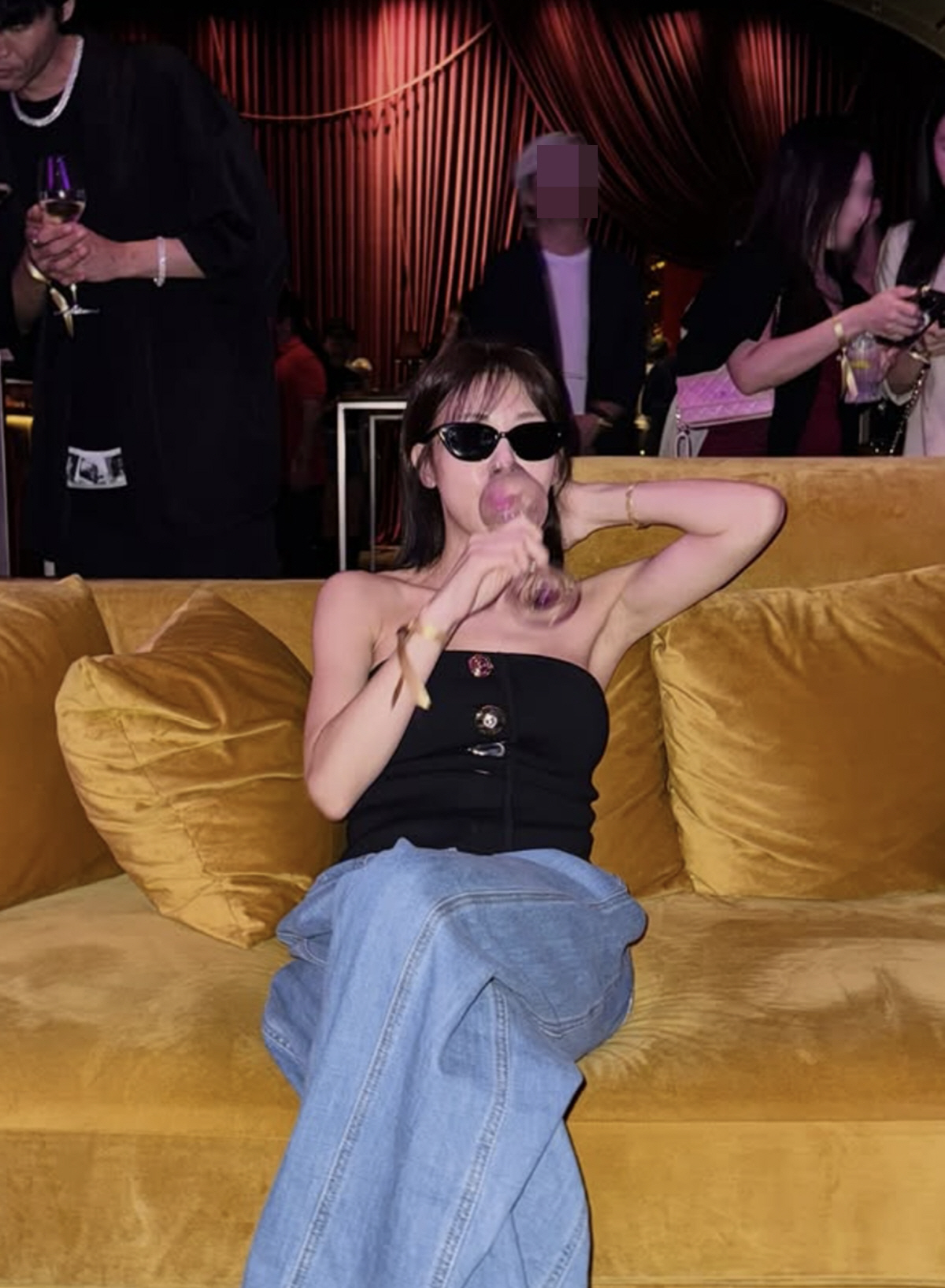 '뼈말라' 48세 하지원, 'MZ 항공샷' 완벽 소화..혼자 튀는 파티퀸