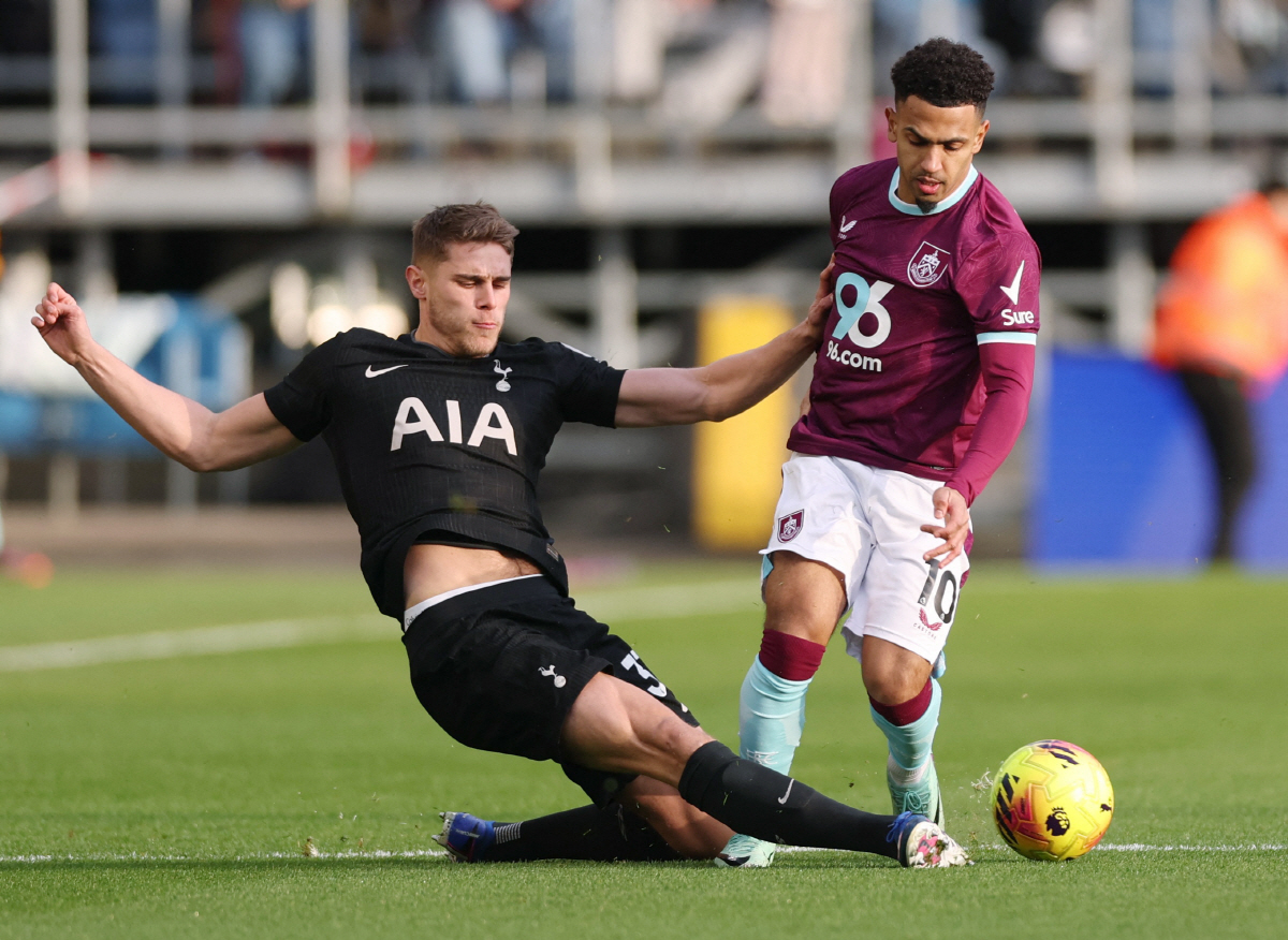 '미쳤다' EPL 레코드 박살! "반더벤 2000억에 리버풀로 매각"…토…