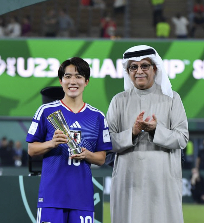 韓 1-0 꺾고, 中은 초전박살...골골골골골골골골골골골골골골골골! 두 …