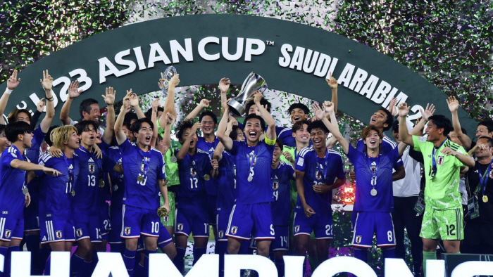 韓 1-0 꺾고, 中은 초전박살...골골골골골골골골골골골골골골골골! 두 살 어린 동생 맞나, U-23 대회 압도한 '평균 19.4세' 일본