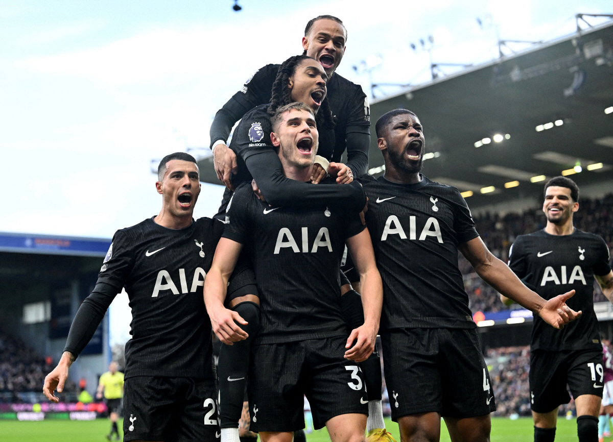 "손흥민 붙잡을 걸, 프랭크 돌겠다" 강등권 번리에 충격 '극장' 무승부…