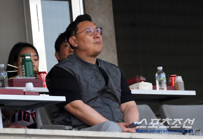 '지옥의 경유 예고' 한화 20억짜리 보상 기다린다…외딴섬행 45명, K…