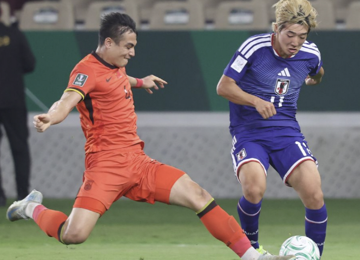 韓 축구 괴롭혔던 '최악의 중국' 또 등장!→네 골 먹히자 "소림 축구 …