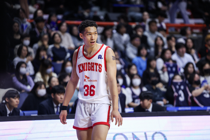 [현장분석] 짐승같은 활동력, 에디 다니엘 '나비효과' 충격의 30점 차 완승. KCC 아킬레스건 민낯 완벽히 드러냈다