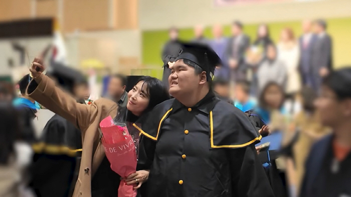 오윤아, 사람 문 '발달장애' 子에 당혹 