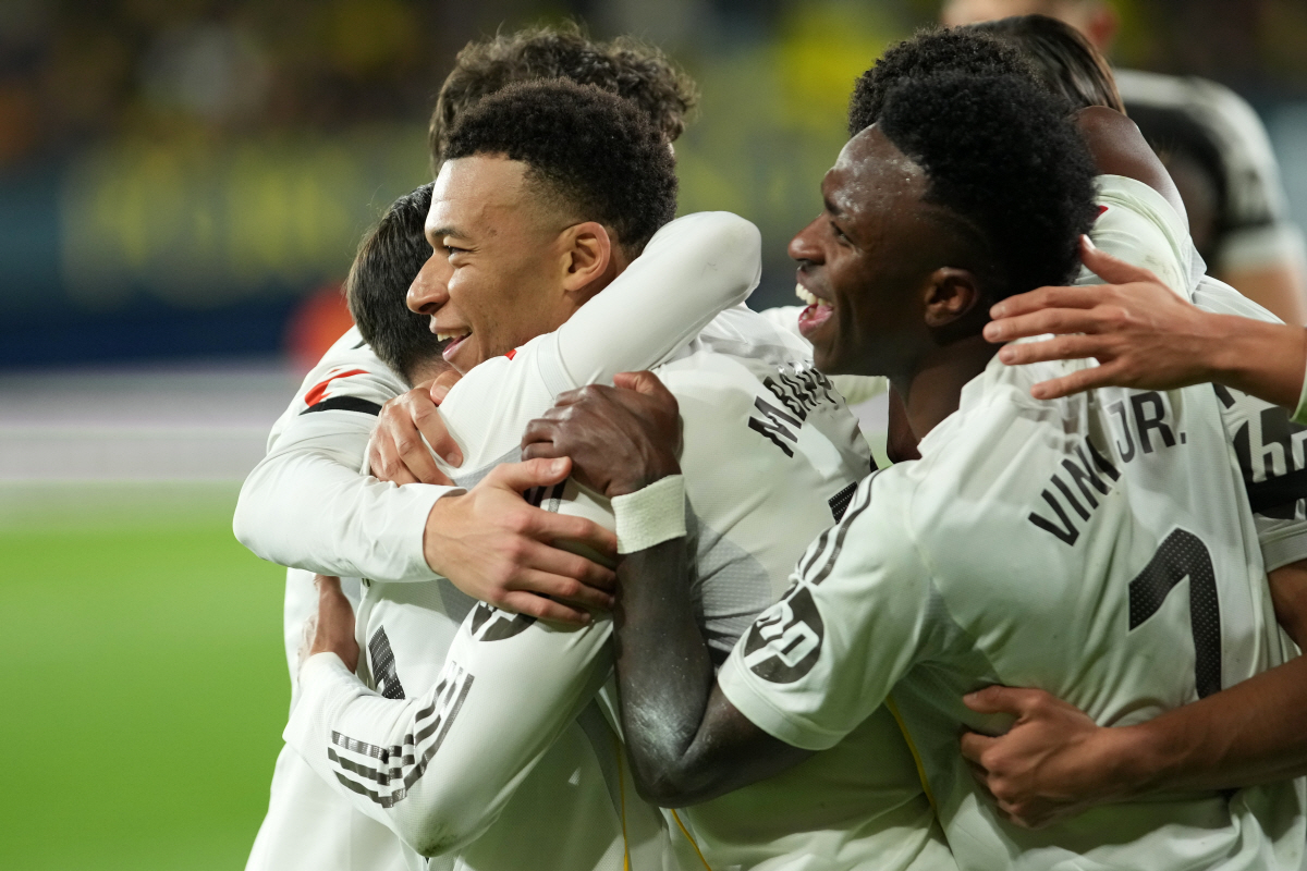 "내 파넨카킥 보고 트라우마 날려버려!" 음바페 '강심장 파넨카 골' A…