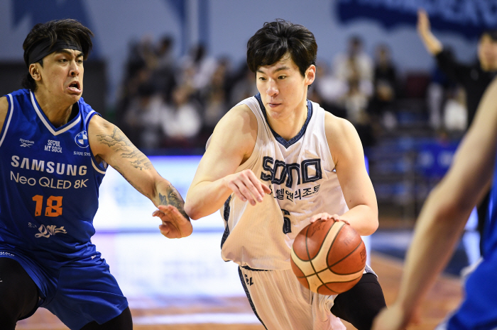'이정현+강지훈 대폭발' 소노, '9위' 삼성 91-77로 제압...7위 상승