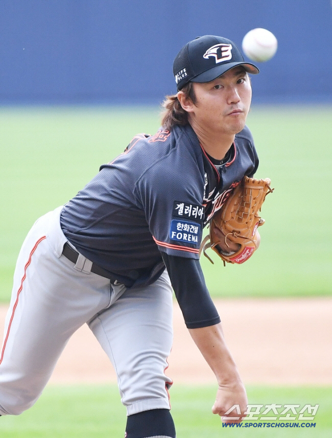 73G 좌완은 떠나갔지만…15년 만에 선택의 시간, 10승 투수 얻은 기…