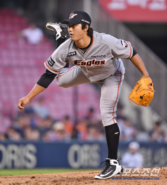 73G 좌완은 떠나갔지만…15년 만에 선택의 시간, 10승 투수 얻은 기…