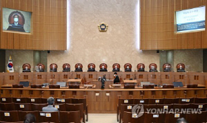 '기무사 댓글공작' MB정부 비서관들 유죄 징역형 집유 확정