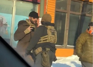 총기 소지했다고 사살?…美보수진영도 이민단속·시위대응 비판