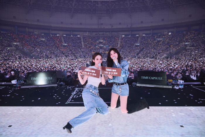 다비치, 마술과 음악이 만든 NEW 공연 문법…단독 콘서트 성료