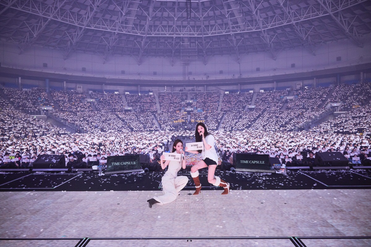 다비치, 마술과 음악이 만든 NEW 공연 문법…단독 콘서트 성료