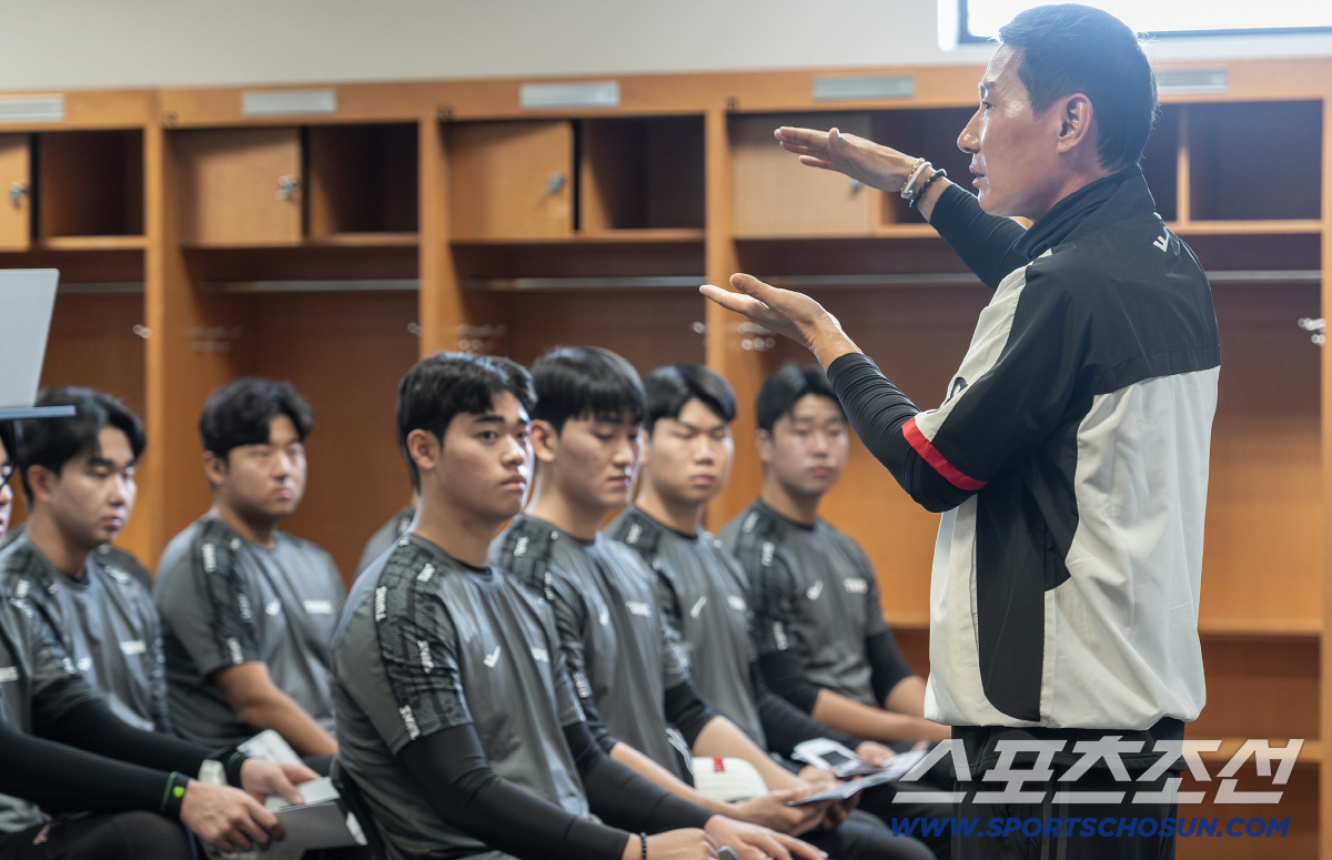 '한파 없는 애리조나' 30억 재계약 '염갈량 시즌2' 출발. KS 2연…