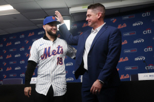 1조1070억, 4930억 몸값 타자만 있어도 행복할텐데...1822억 복덩이가 또, 세상 가장 행복한 감독