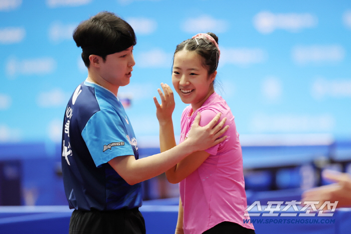 "역시!월클 혼복조" 임종훈X신유빈조,'디펜딩챔프' 조승민X주천희 꺾고 …