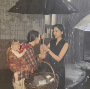 드라마 촬영 중 폭우 속 아기 방치…