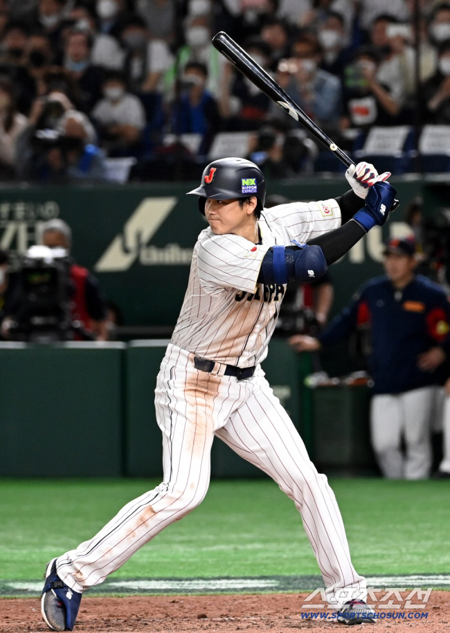 "타순은 무조건 상위, 투구는…" '2연패 도전' 日이바타 감독이 공개한…