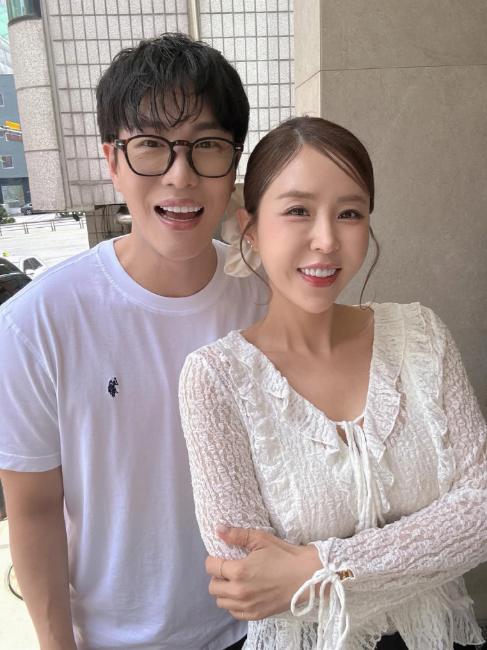 [공식] 신지, ♥문원과 7세 차이 부부 된다.."온전한 내 편, 5월 결혼식"