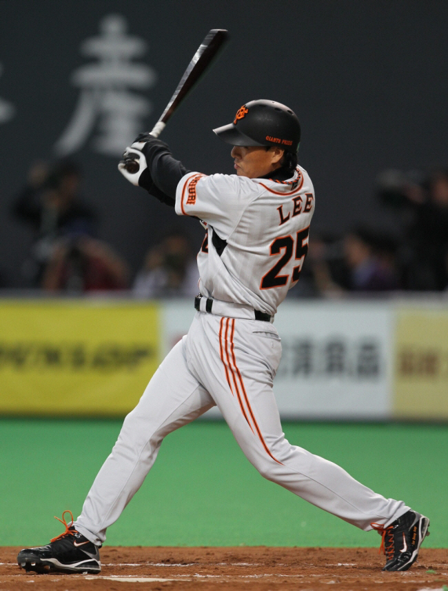 이게 진짜 된다고? '韓-日 레전드 거포' 이승엽-마쓰이, 巨人 캠프에서…