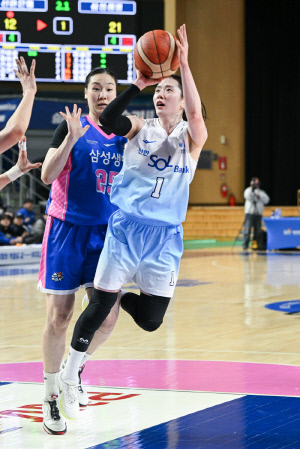 삼성생명, 16초 남기고 미유키의 위닝샷으로 신한은행 꺾고 3연승