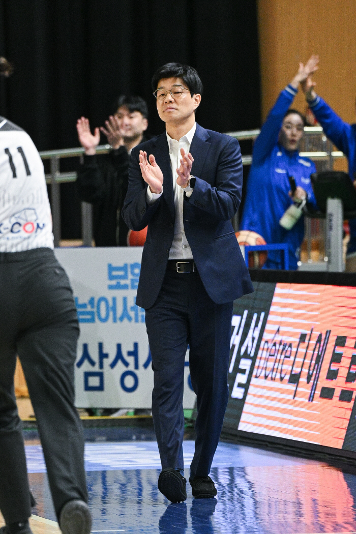 [현장인터뷰] 3연승 거둔 하상윤 삼성생명 감독, "마지막에 집중력을 잘 발휘해줬다"