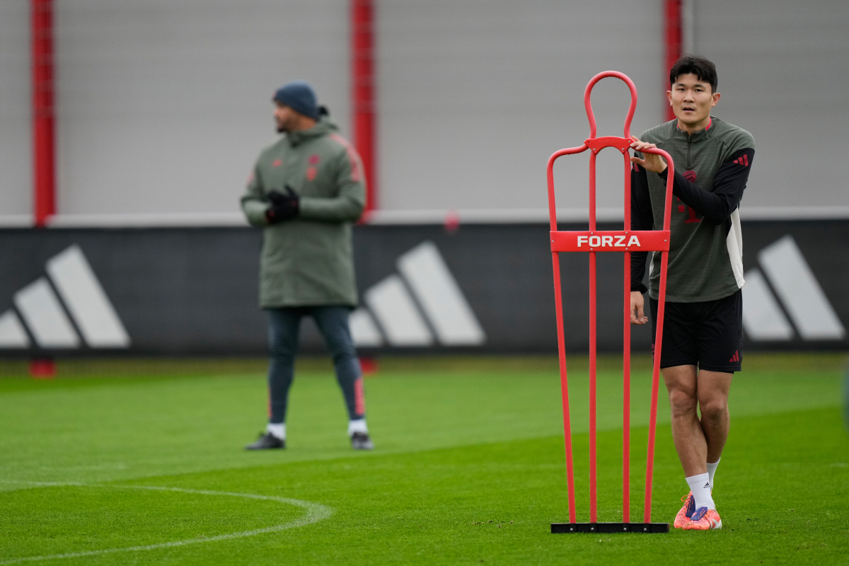 韓 축구 '대박' 경사,  김민재 뮌헨 잔류→1월 첼시 합류 없다..."…