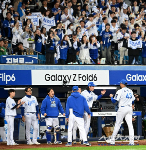 '삼성 KS 영웅 → 눈물의 퇴출' 다시 마운드에 선다 