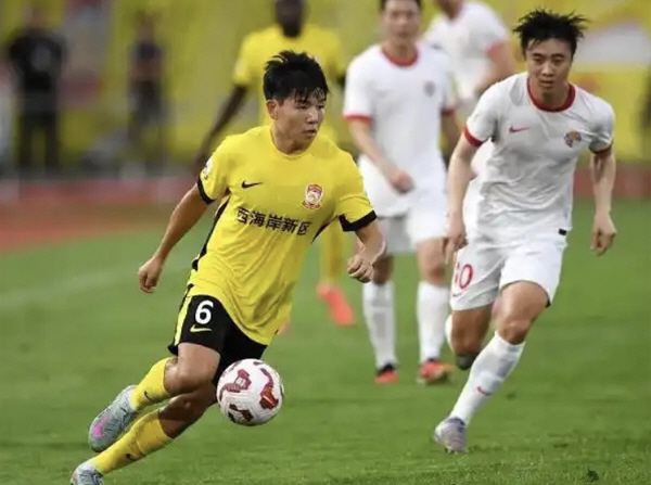 '中 겹경사!' 중국→EPL 직행 탄생 임박, 황희찬 후배 된다…U-23…