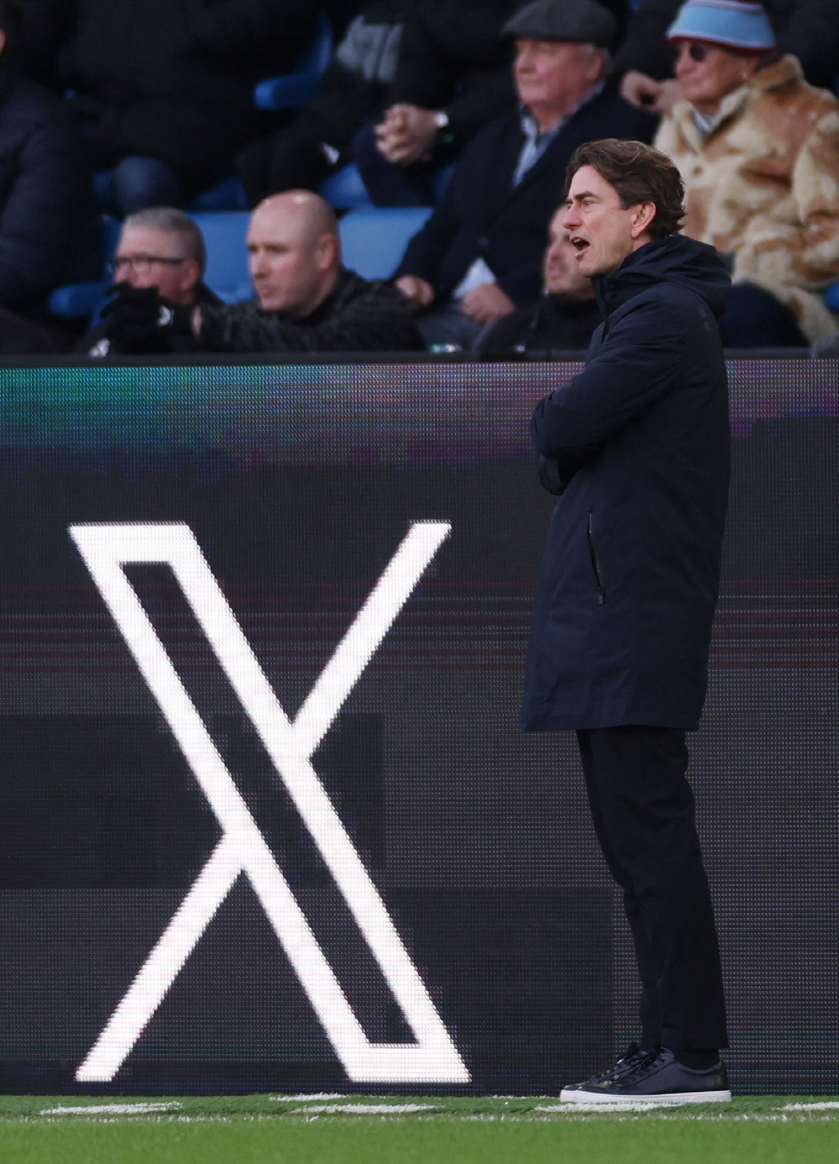 '참을만큼 참았다' 전직 토트넘 회장 분노 "쓸모없는 놈들, 감독부터 선…