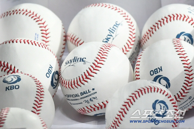 "스승으로 존경하고 친구로 좋아했는데..." 아버지의 실명 폭로. 유명 …