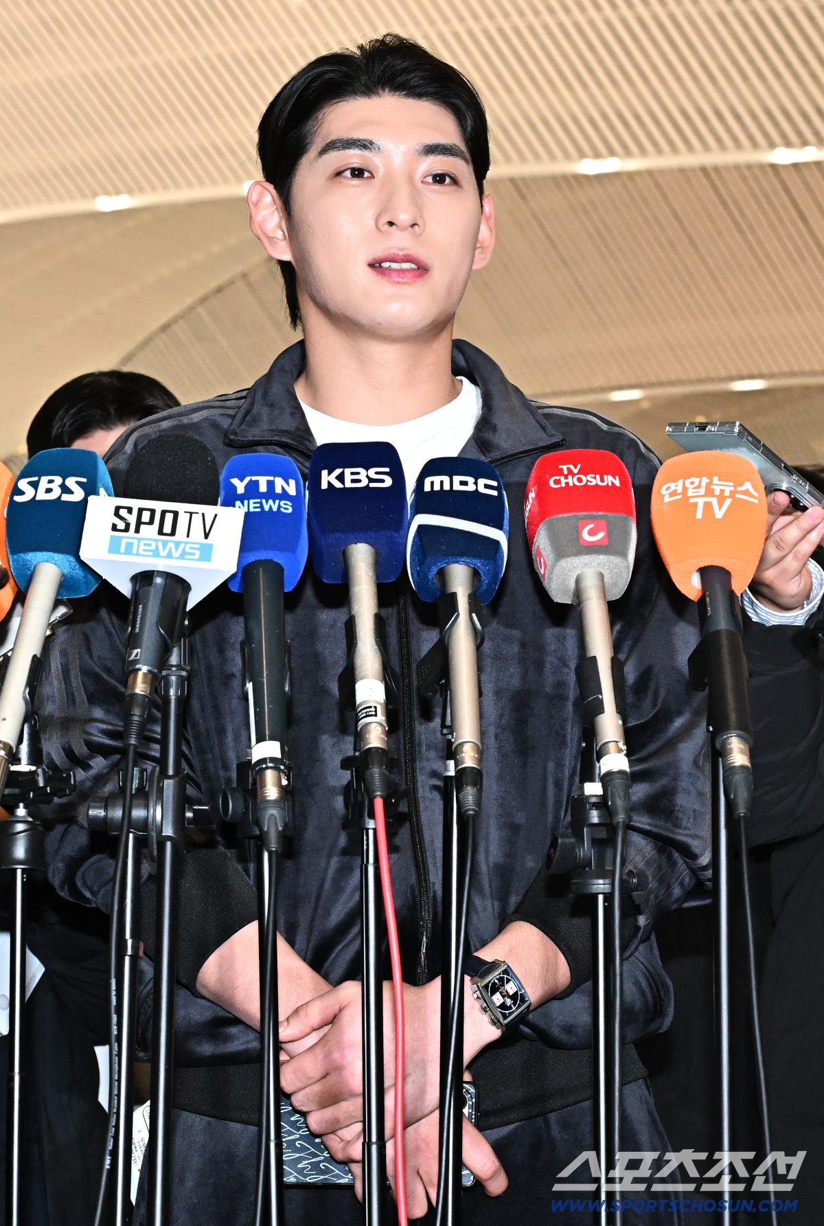 대충격! 이정후 중견수 되는줄 알고 1600억 썼을텐데.. 사실상 실패 …