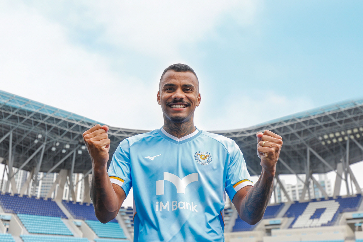 [오피셜]대구, 수원 삼성서 뛴 공격수 세라핌 영입 '마지막 공격 퍼즐'…