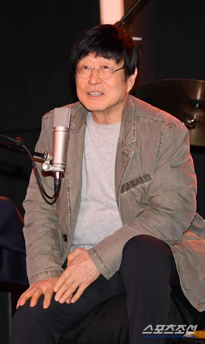 김창완 밴드 "신곡 '세븐티', 너무 노인네 얘기가 아닌가"