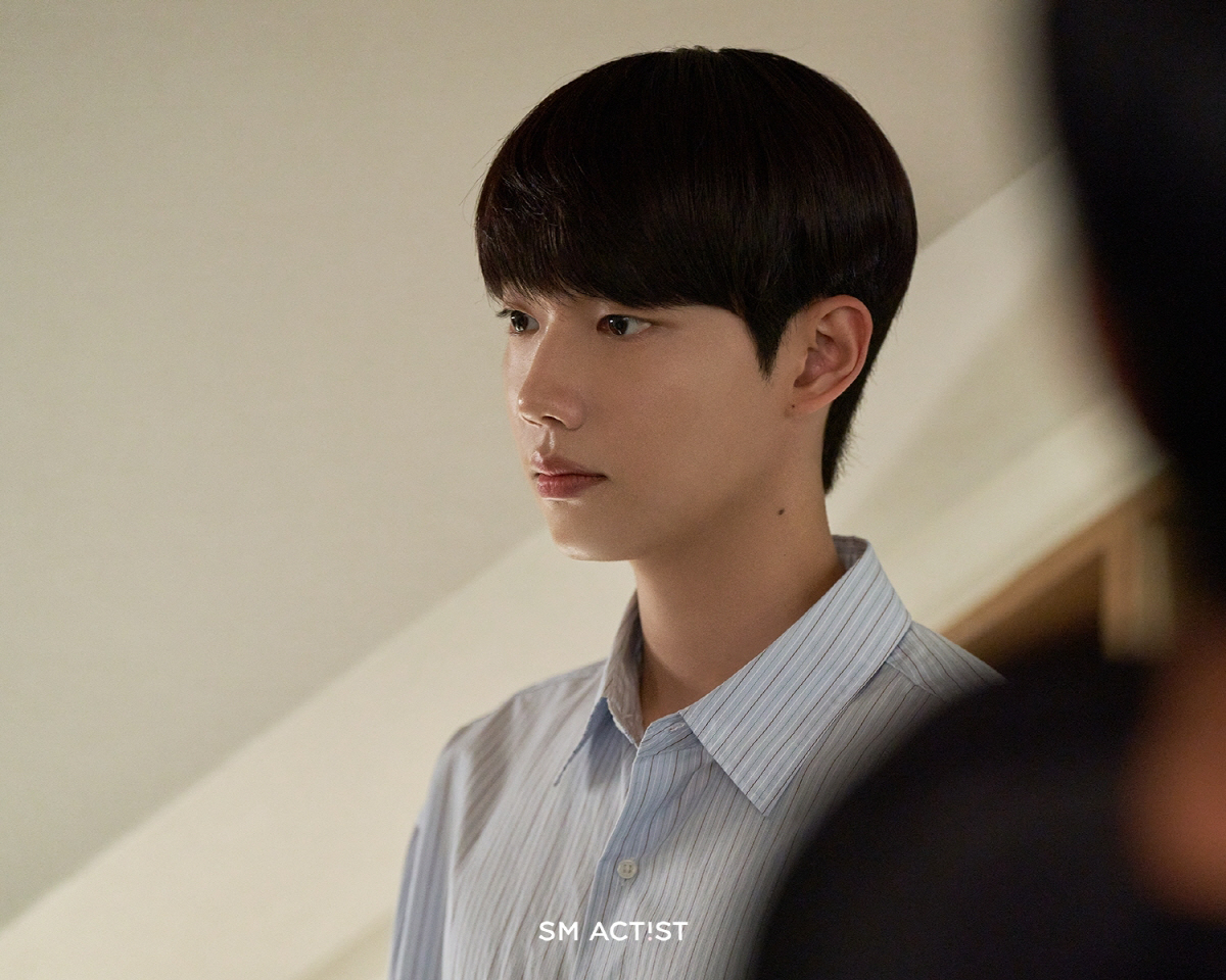 안보현 이어 조준영도…선명하게 빛나는 복근 과시 ('스프링 피버')