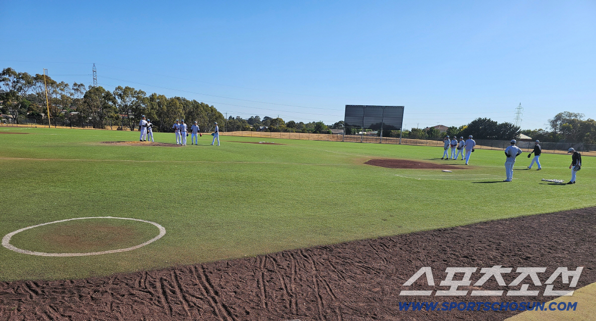 스파르타! 낮 최고 39도 불볕더위, '뛰어야산다'…불타는 질롱 → 강해…