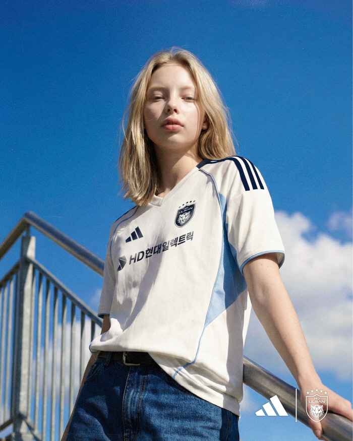 반등 노리는 울산, 2026시즌 유니폼 공개…선명한 색상과 강화된 파트너십 '눈길'